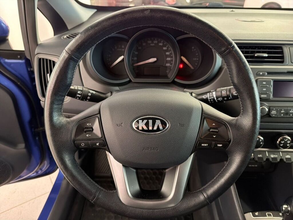 Kia Rio 2013 Sininen