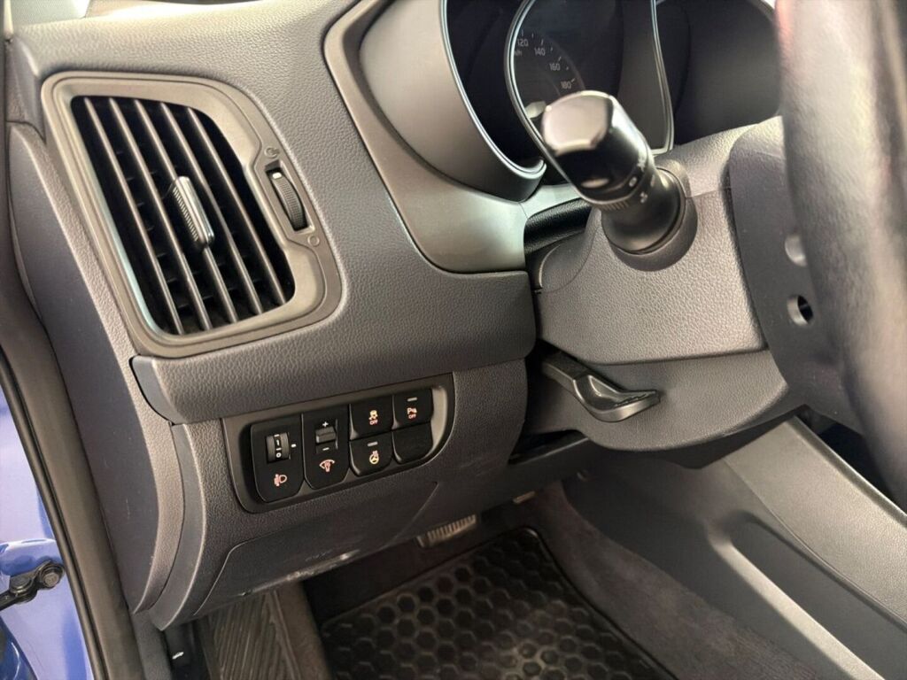 Kia Rio 2013 Sininen