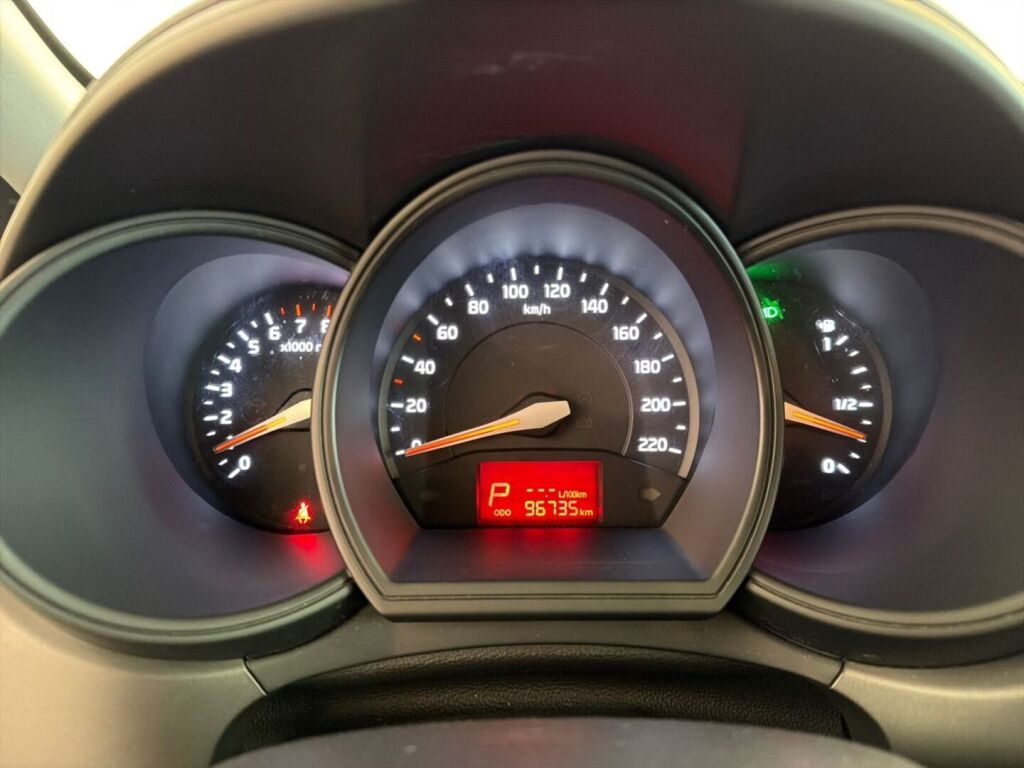 Kia Rio 2013 Sininen