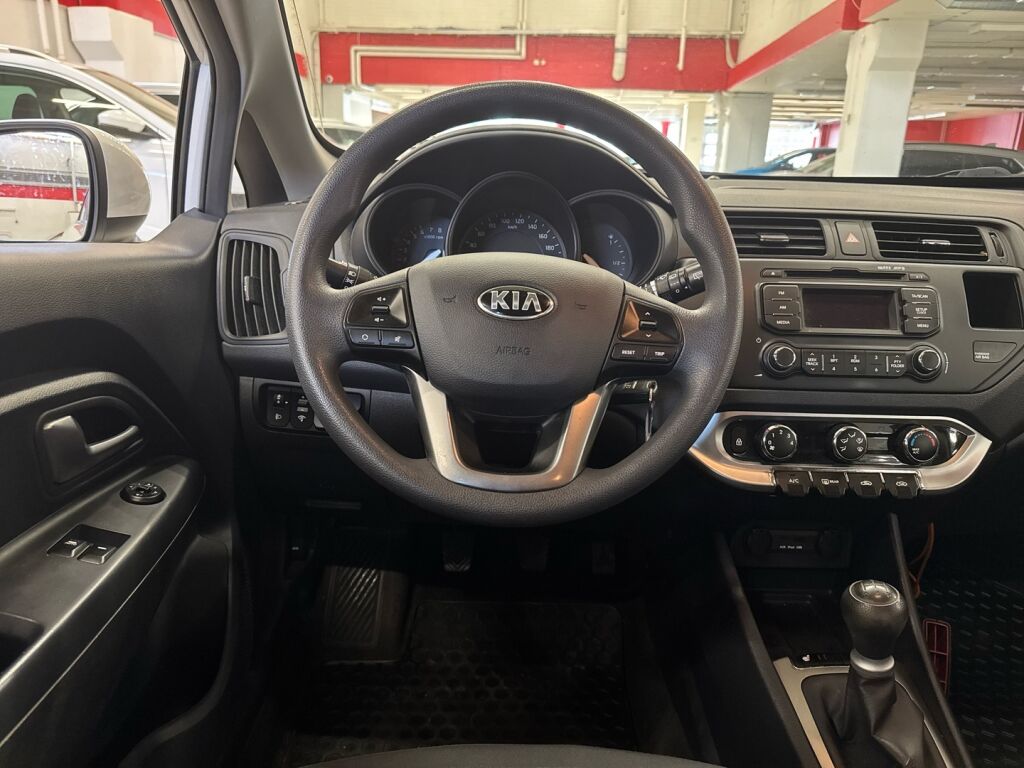 Kia Rio 2013 Valkoinen
