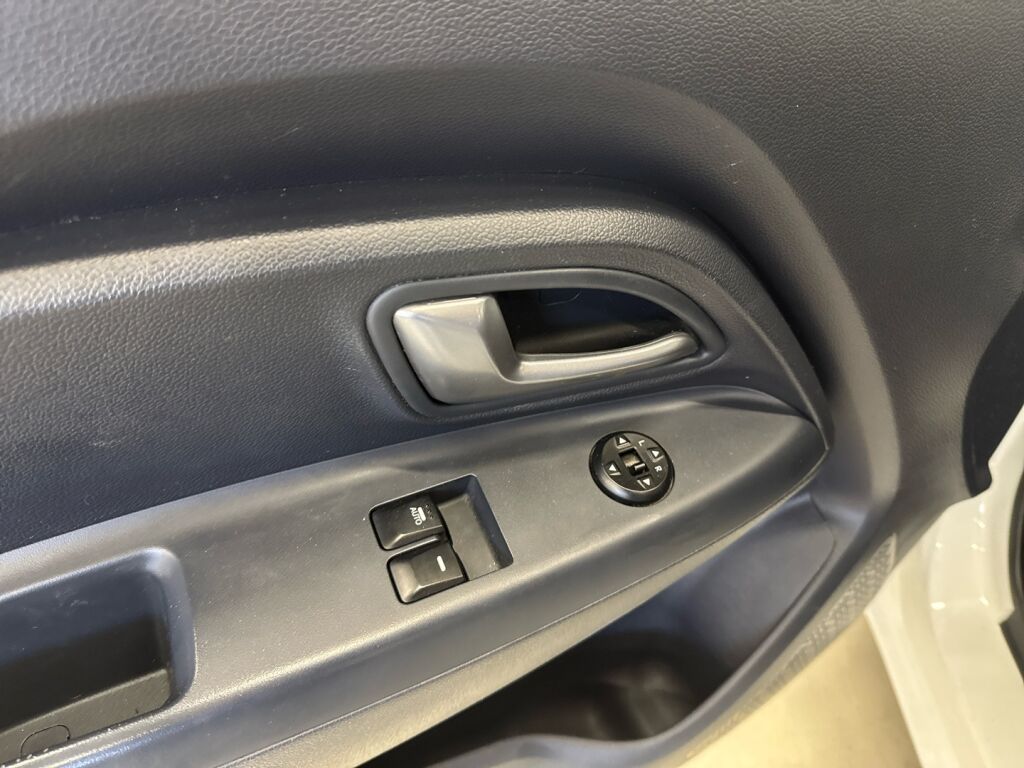 Kia Rio 2013 Valkoinen