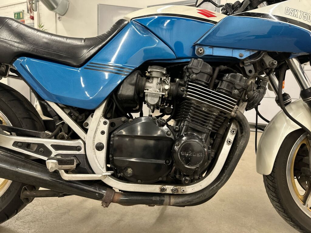 Suzuki GSX 1985 TJ V 92