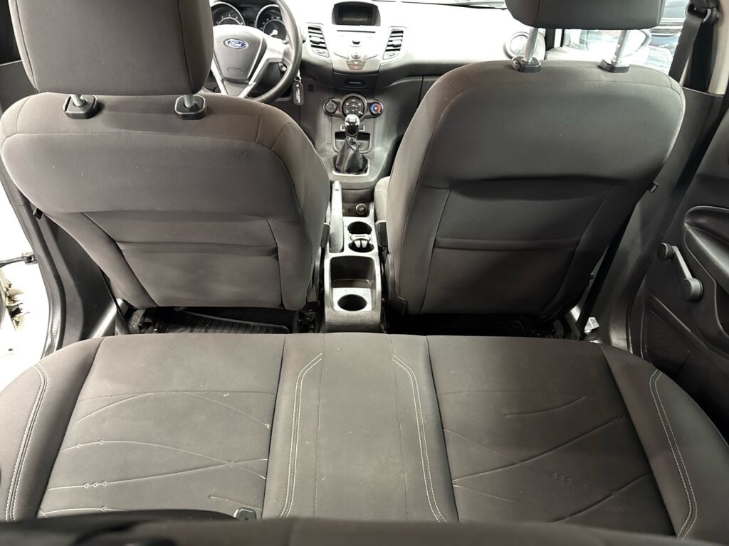 Ford Fiesta 2013 Valkoinen