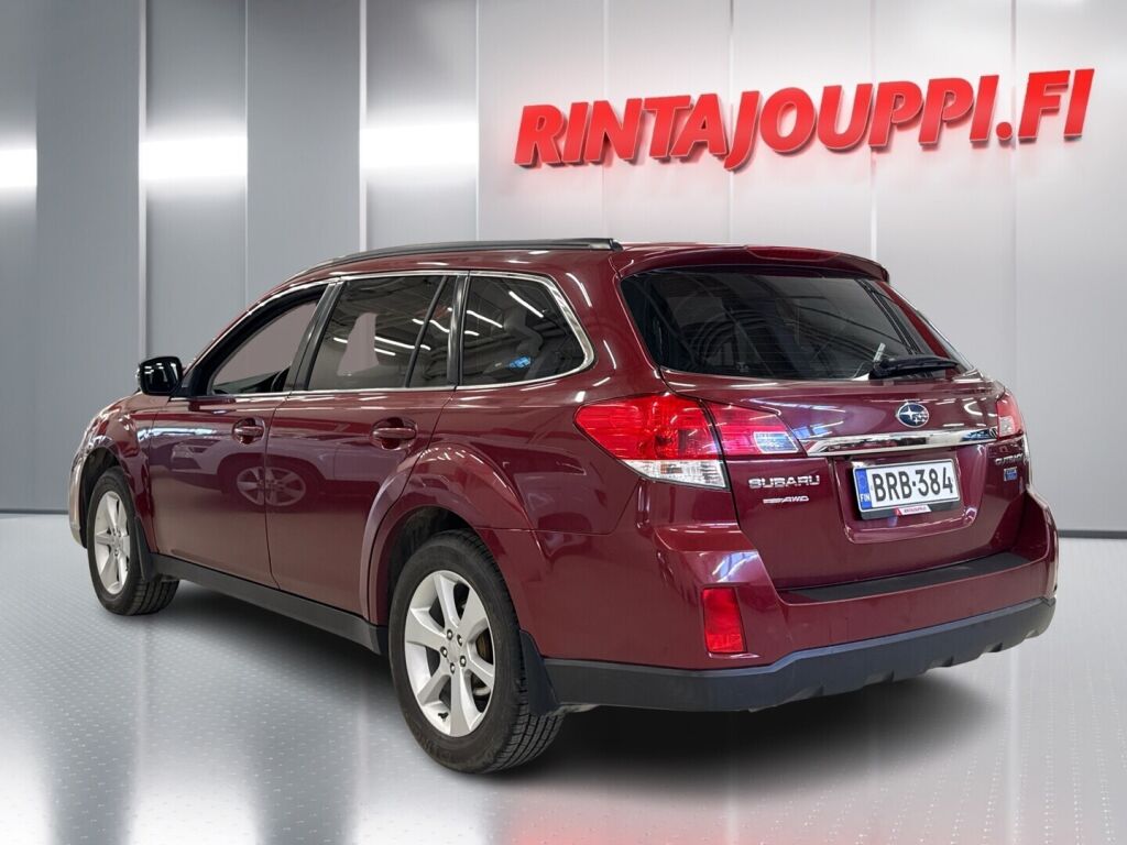 Subaru Outback 2013 Punainen