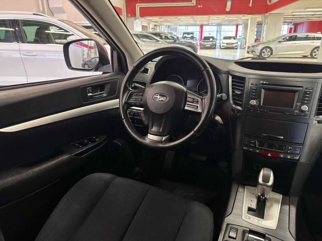 Subaru Outback 2013 Punainen