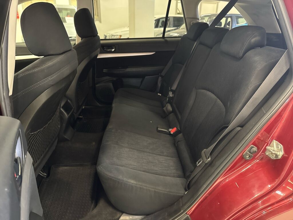 Subaru Outback 2013 Punainen