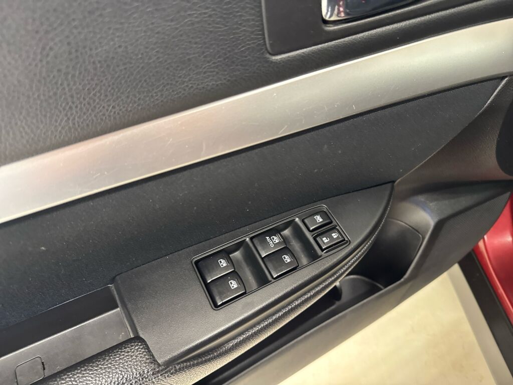 Subaru Outback 2013 Punainen