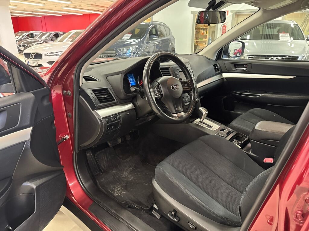 Subaru Outback 2013 Punainen
