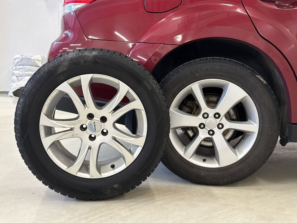 Subaru Outback 2013 Punainen