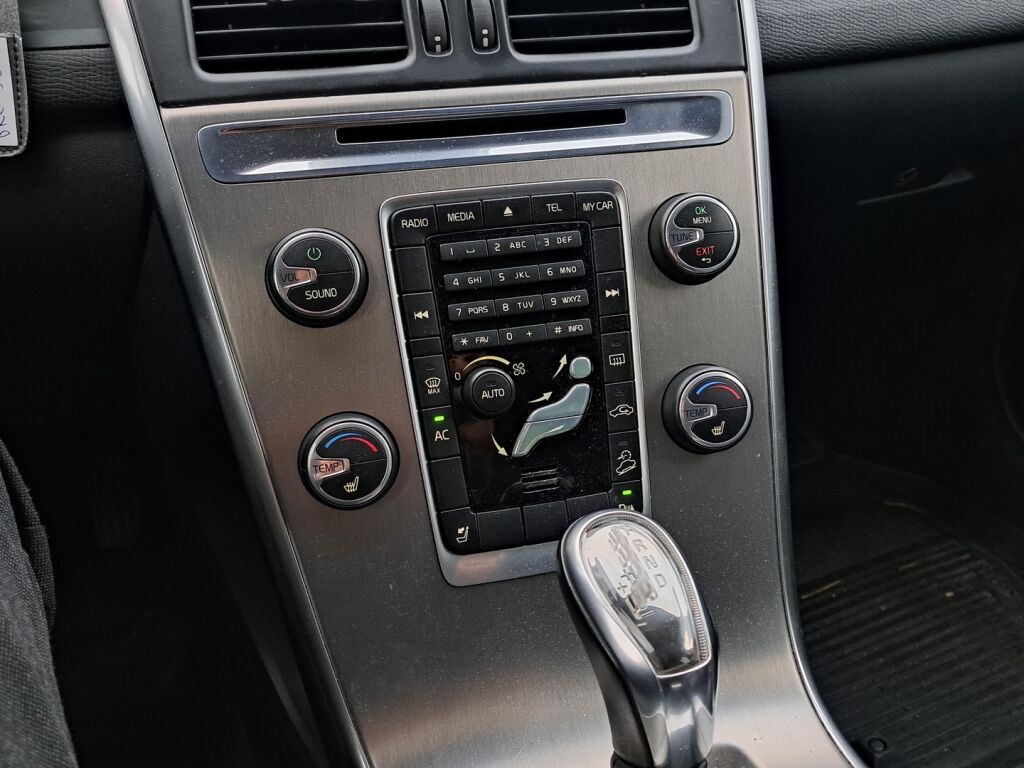 Volvo XC60 2013 Valkoinen