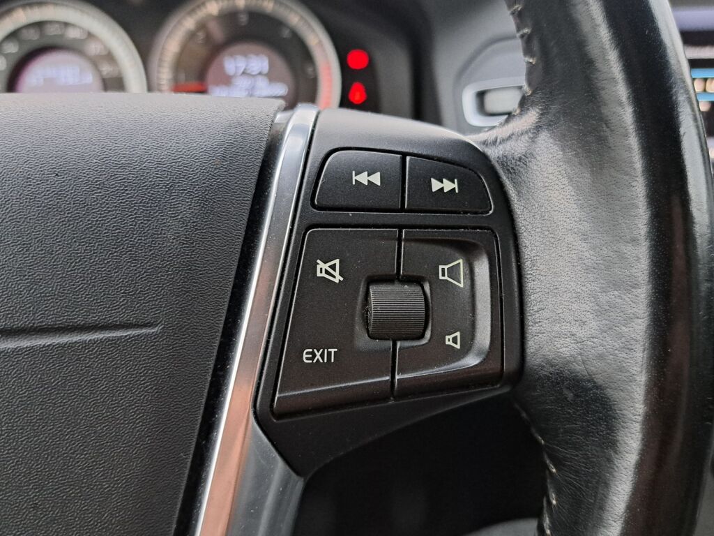 Volvo XC60 2013 Valkoinen