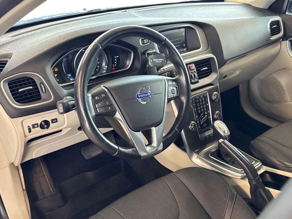Volvo V40 Cross Country 2013 Metallinhohto Harmaa