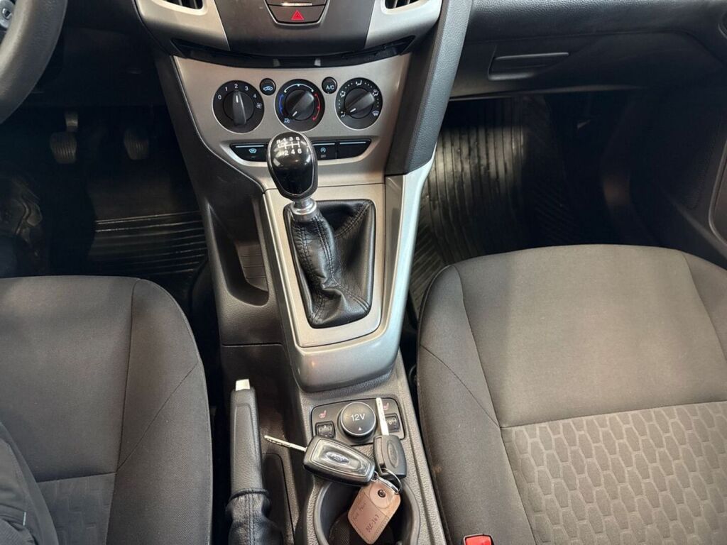 Ford Focus 2013 Musta