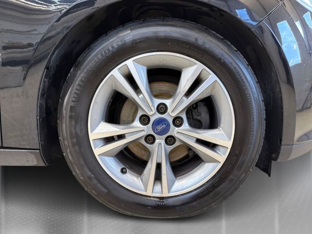 Ford Focus 2013 Musta