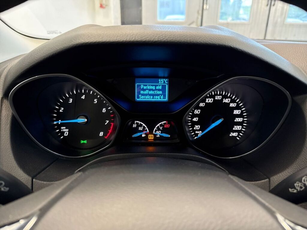 Ford Focus 2013 Musta