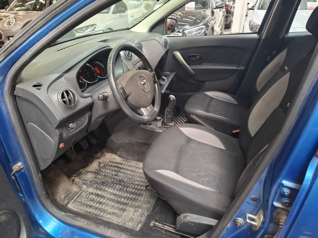 Dacia Sandero 2013 Sininen