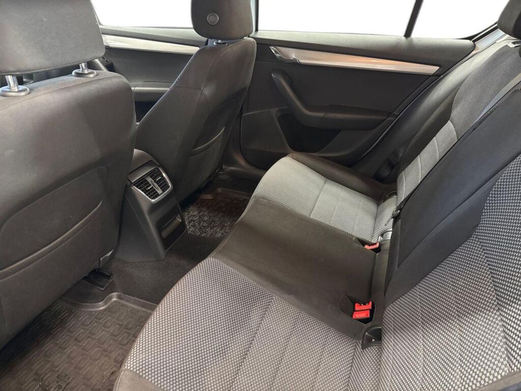 Skoda Octavia 2013 Hopea