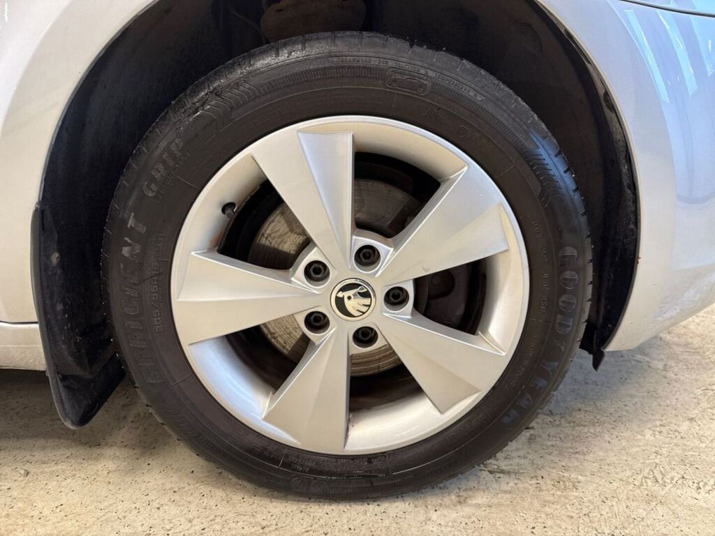 Skoda Octavia 2013 Hopea