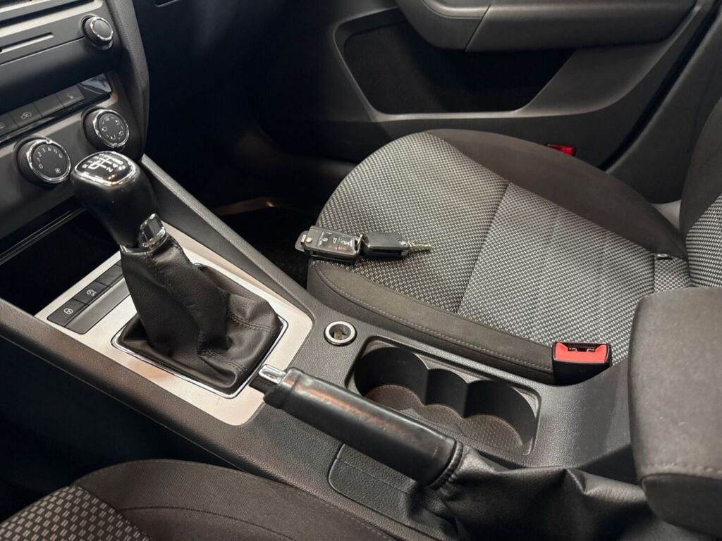 Skoda Octavia 2013 Hopea