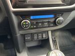 Toyota Auris 2013 Ruskea (beige)