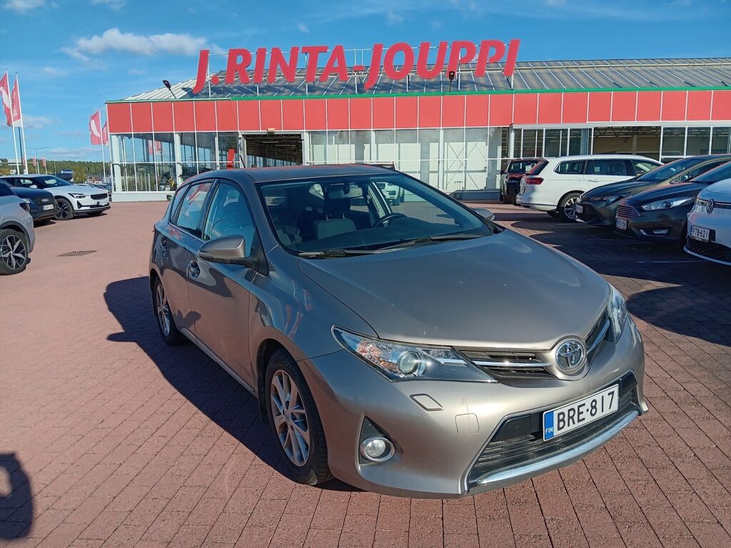 Toyota Auris 2013 Ruskea (beige)