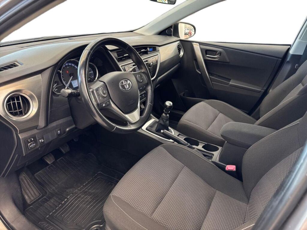 Toyota Auris 2013 Ruskea (beige)