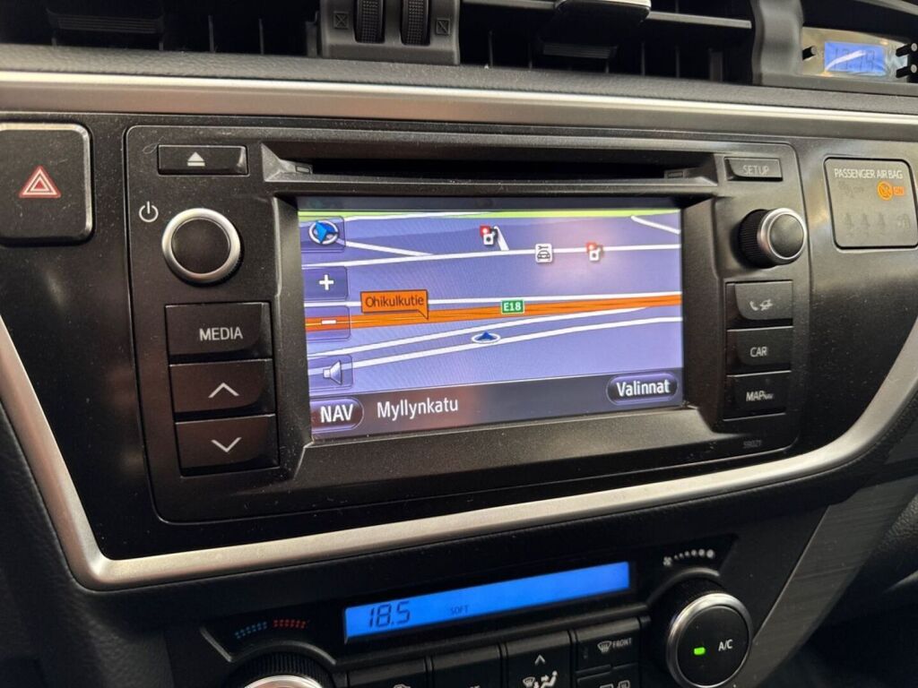 Toyota Auris 2013 Ruskea (beige)