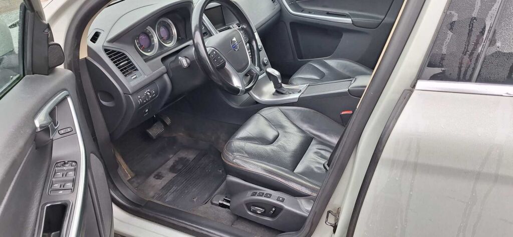 Volvo XC60 2013 Valkoinen