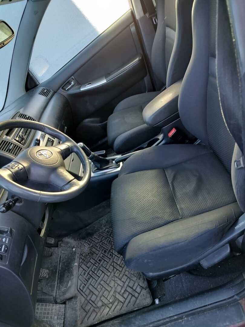 Toyota Corolla 2006 Punainen