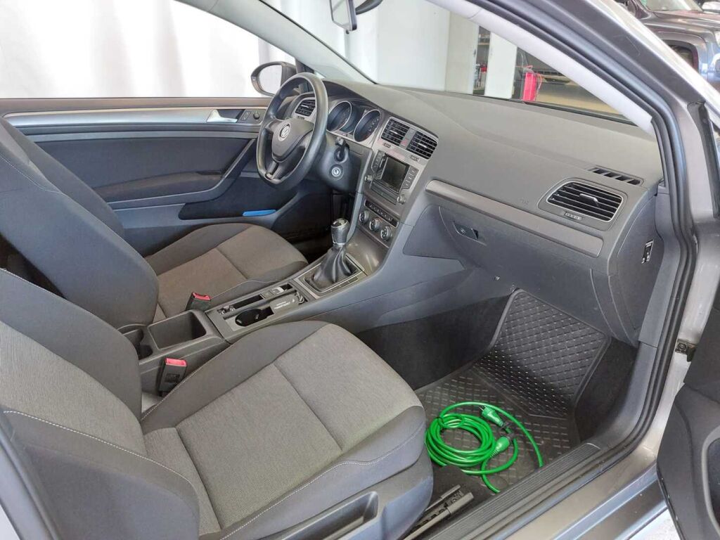 Volkswagen Golf 2013 Harmaa