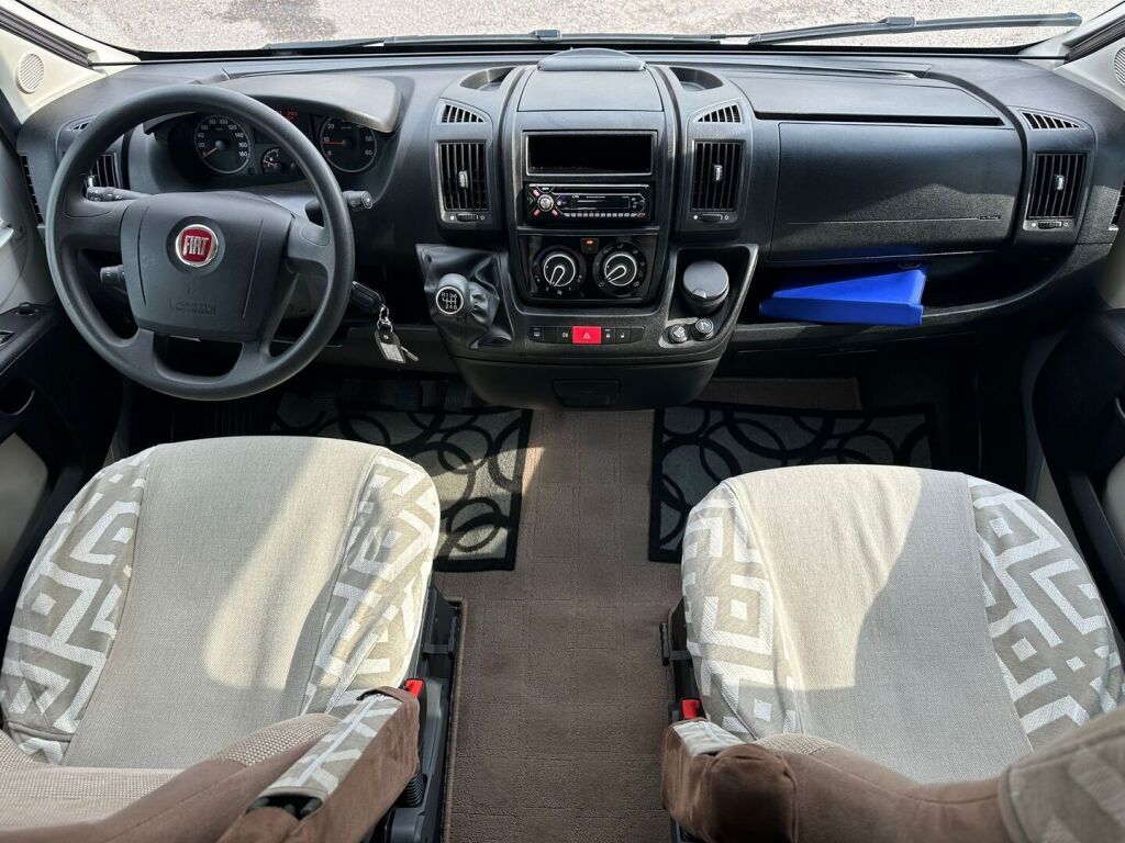 Adria Coral Plus 670 SLT 2013 Valkoinen