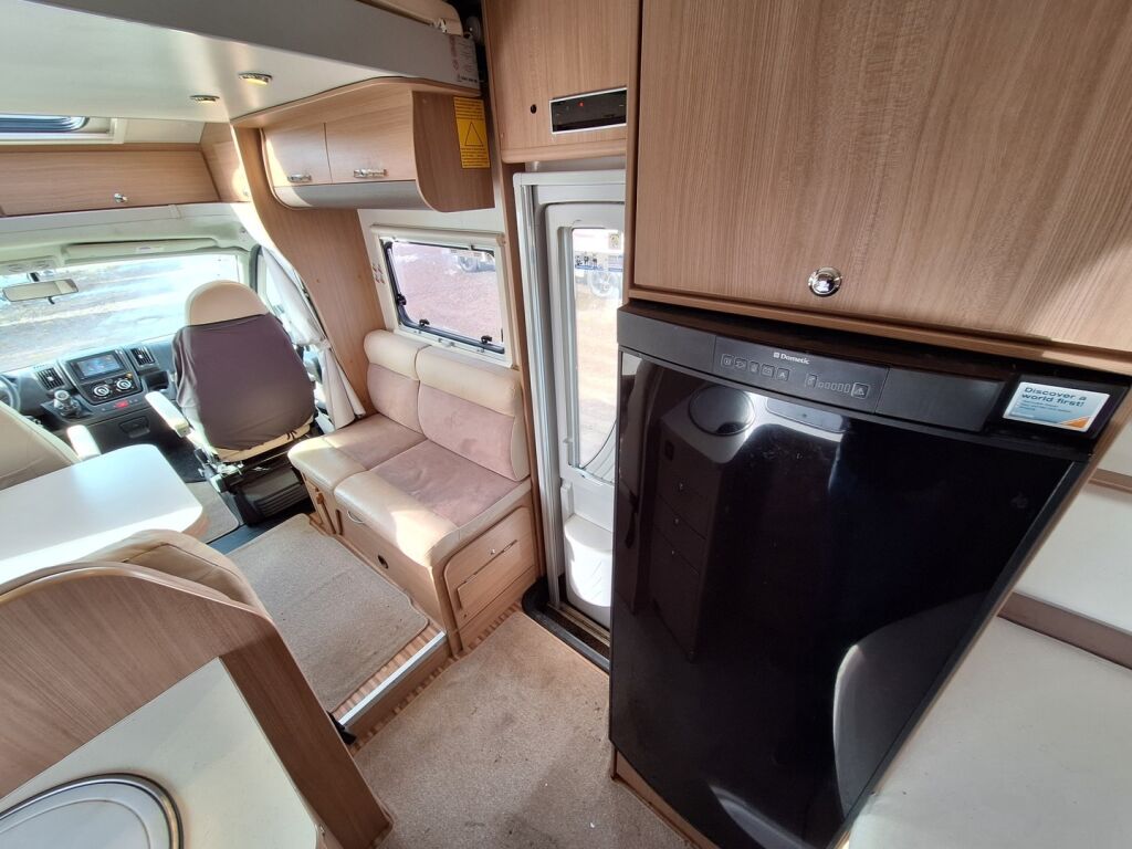 Adria Matrix Axess 650 SF 2013 Harmaa