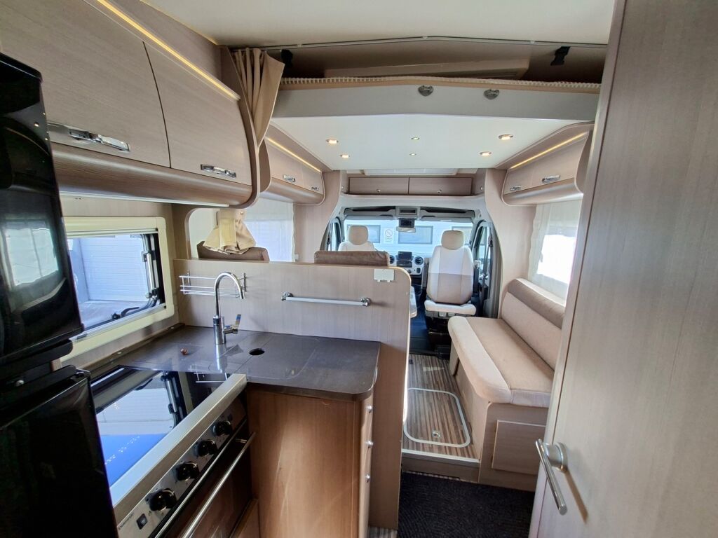 Adria Matrix Supreme 687 SL 2013 Harmaa