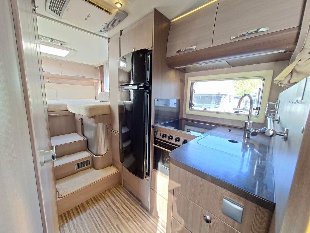 Adria Matrix Supreme 687 SL 2013 Harmaa
