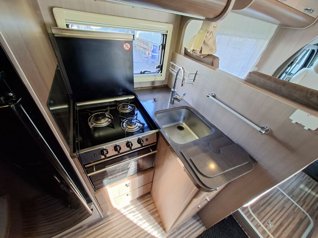 Adria Matrix Supreme 687 SL 2013 Harmaa
