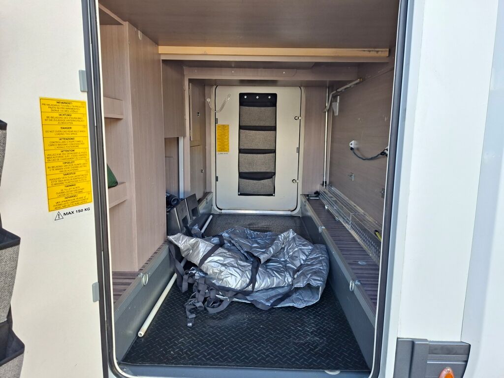 Adria Matrix Supreme 687 SL 2013 Harmaa