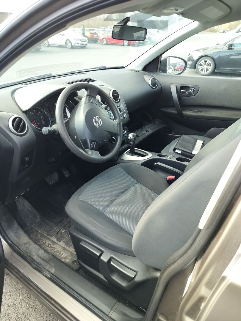 Nissan Qashqai 2013 Ruskea (beige)