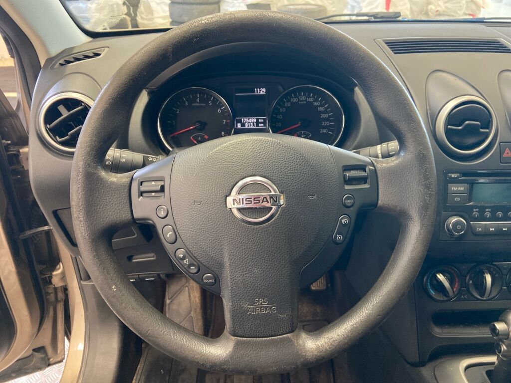 Nissan Qashqai 2013 Ruskea (beige)