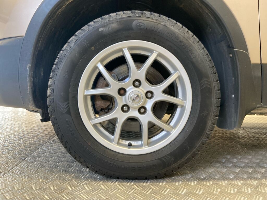 Nissan Qashqai 2013 Ruskea (beige)