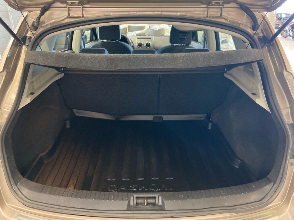 Nissan Qashqai 2013 Ruskea (beige)