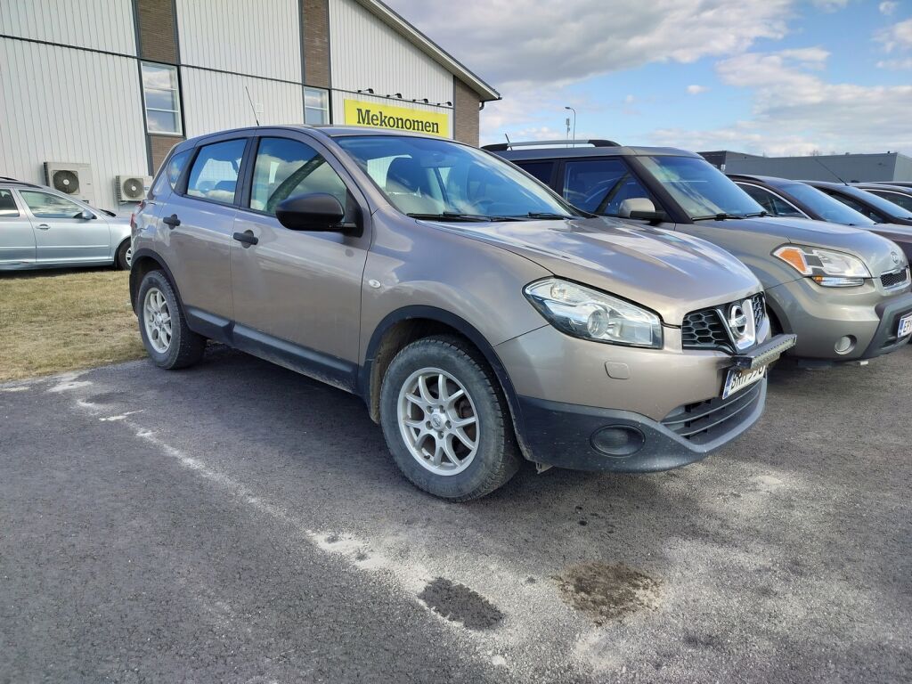Nissan Qashqai 2013 Ruskea (beige)