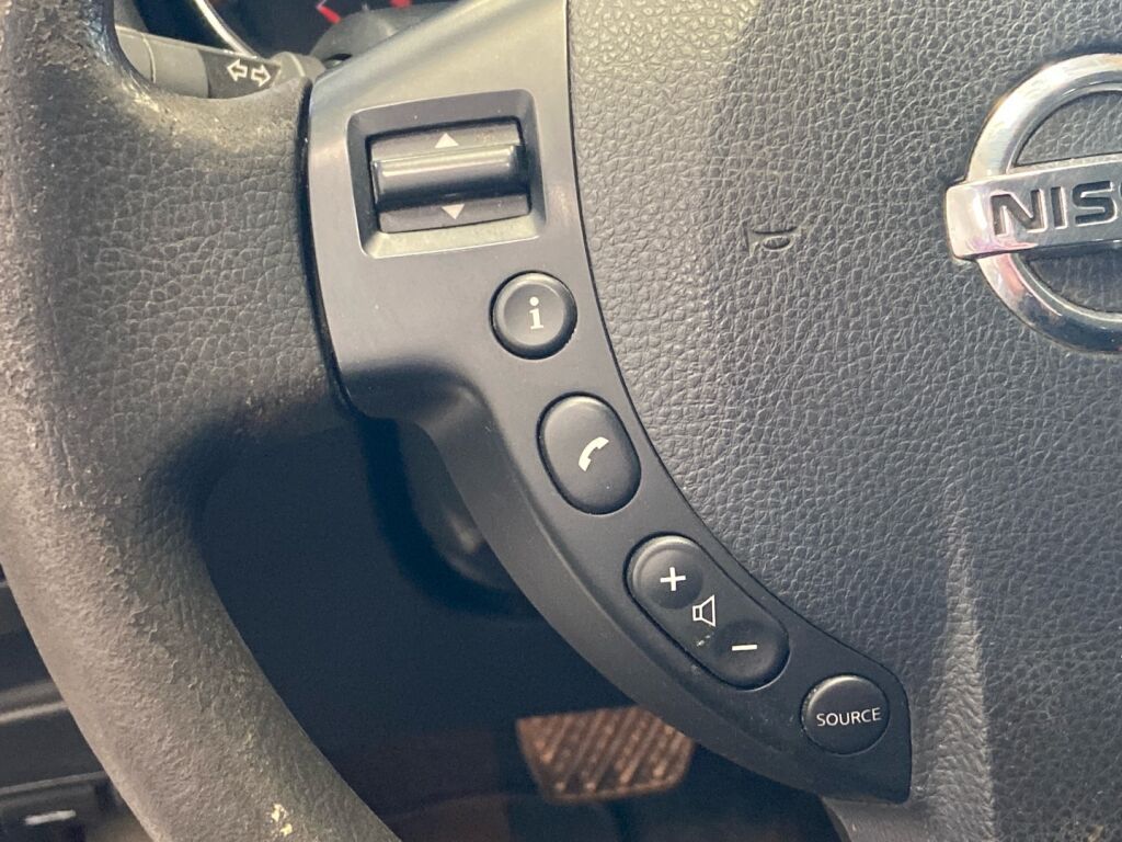 Nissan Qashqai 2013 Ruskea (beige)