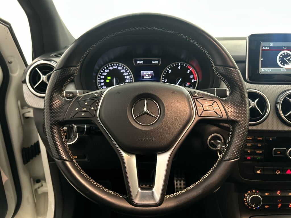 Mercedes-Benz B 2014 Valkoinen