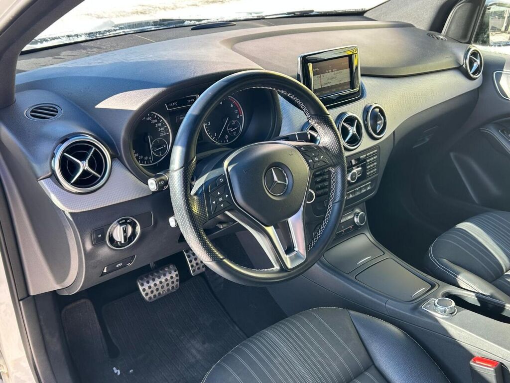 Mercedes-Benz B 2014 Valkoinen