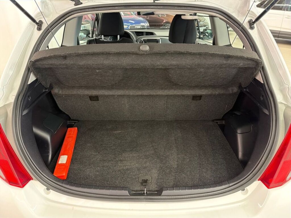 Toyota Yaris 2014 Valkoinen