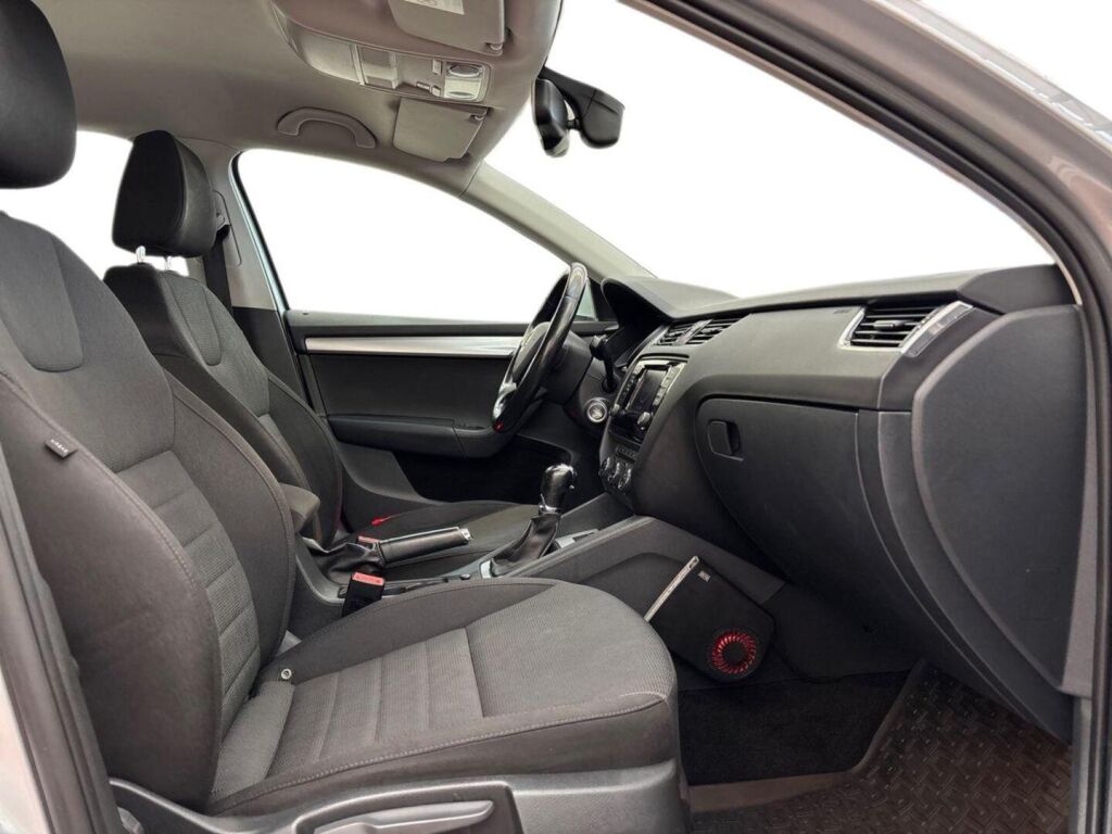 Skoda Octavia 2013 Hopea