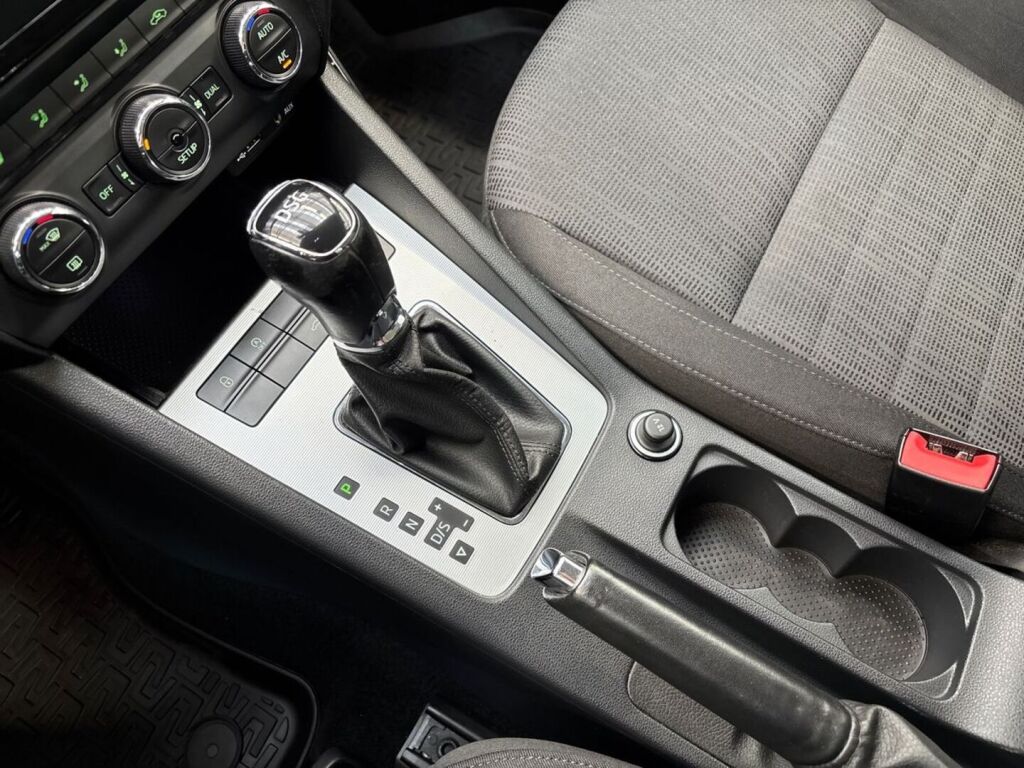 Skoda Octavia 2013 Hopea