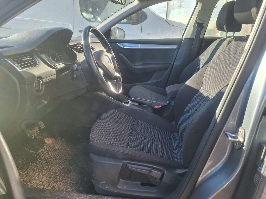 Skoda Octavia 2013 Hopea