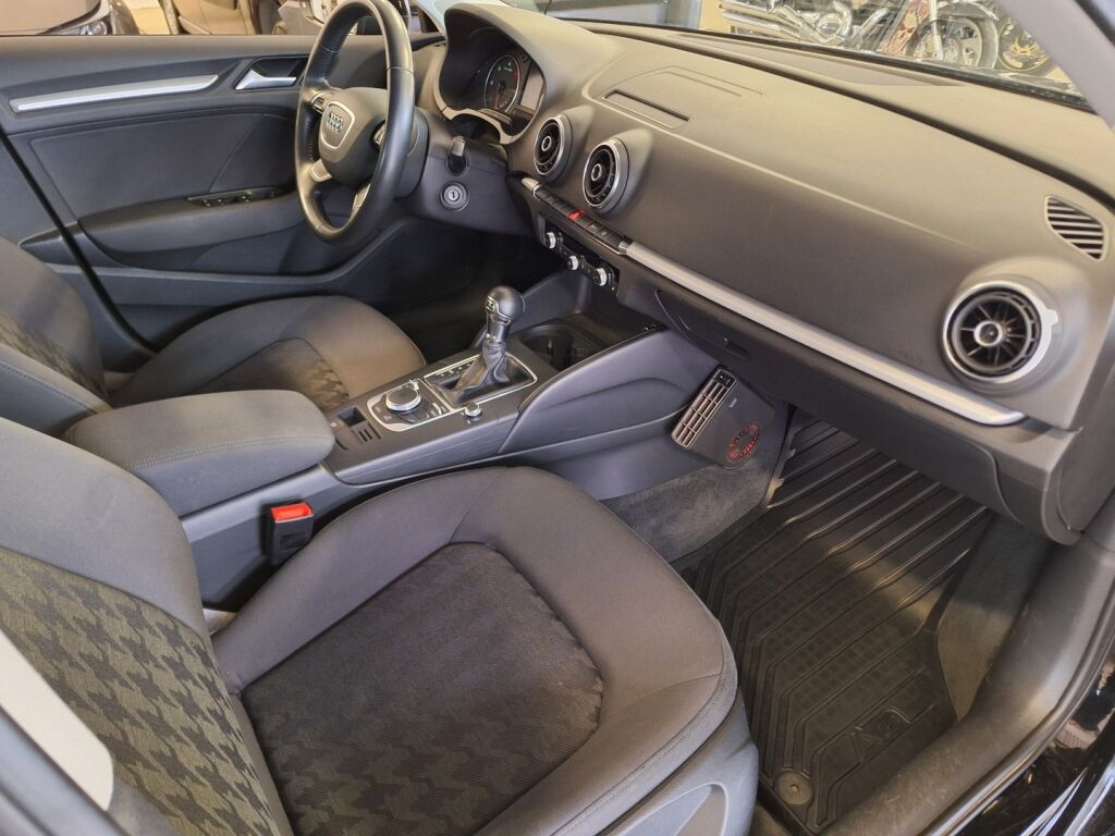 Audi A3 2013 Musta