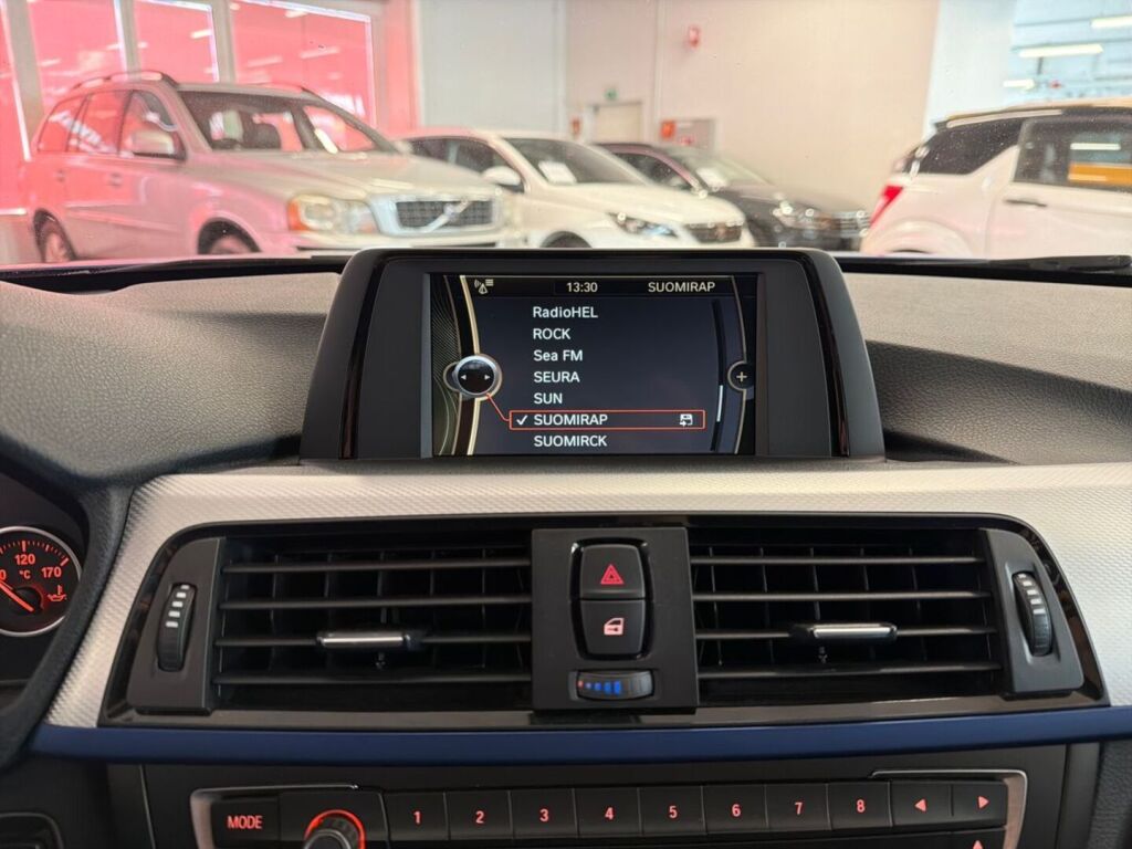 BMW 320 2014 Sininen